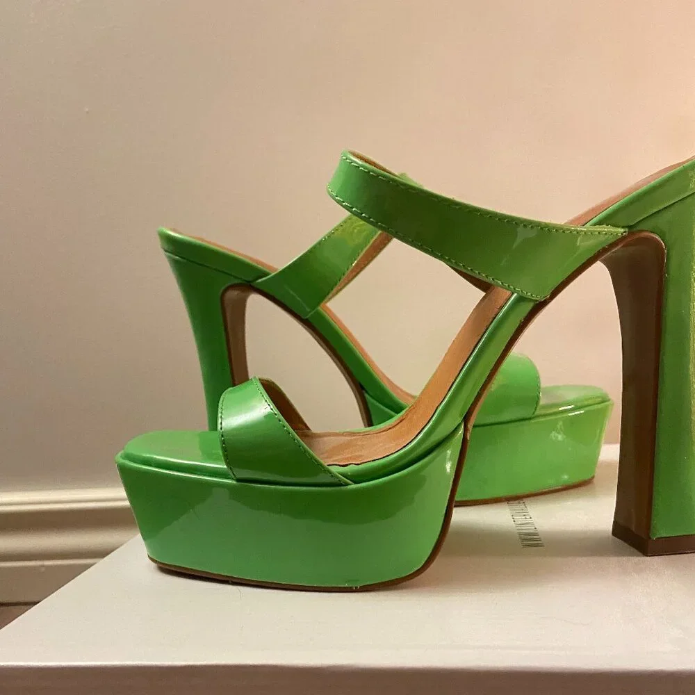 Women's Leather Green Pumps Size 8 - Picture 2 of 4